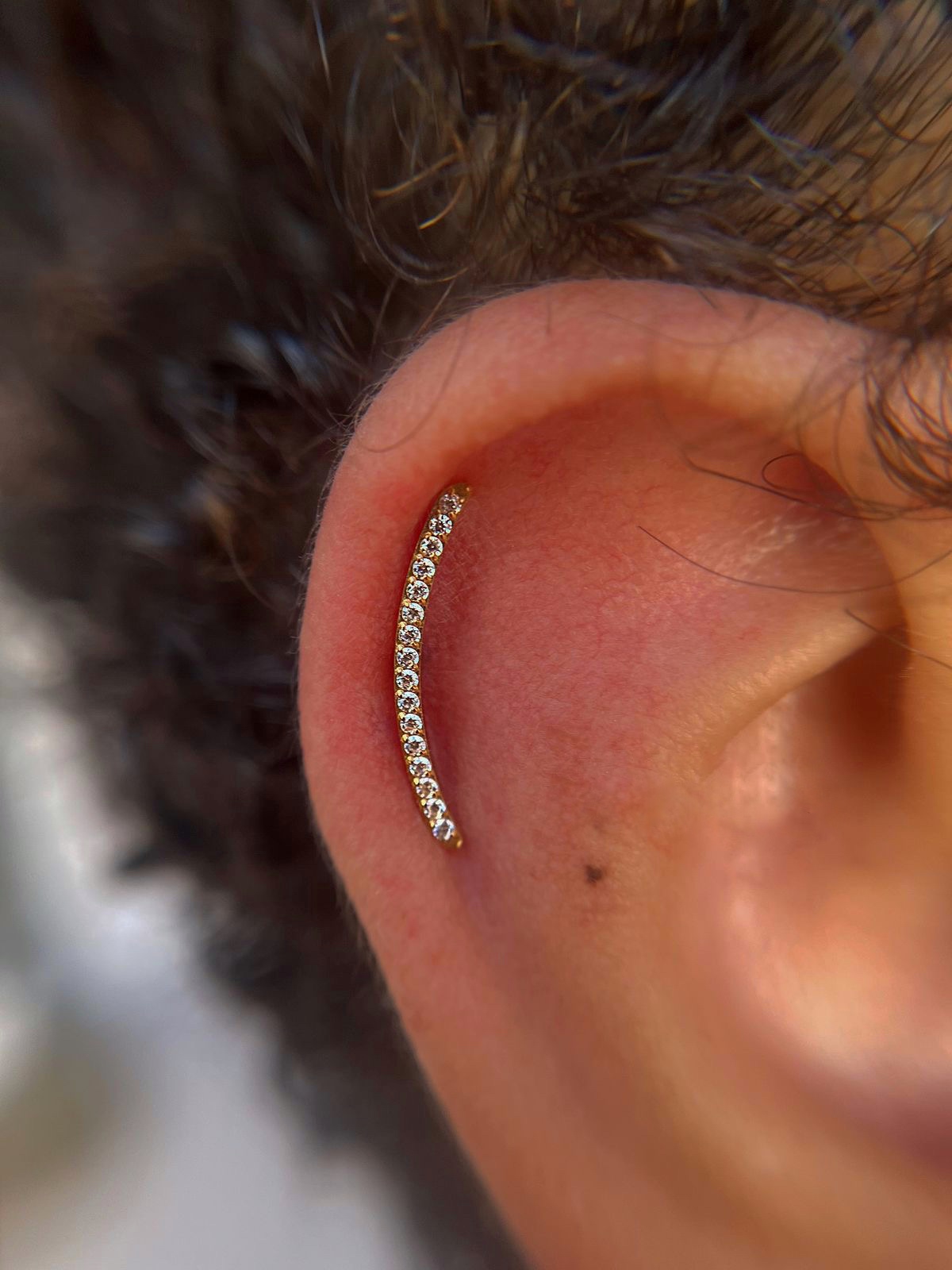 Perforación Helix en la oreja